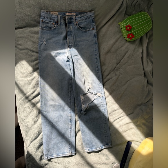 Women Levi's size 27 - Picture 2 of 3